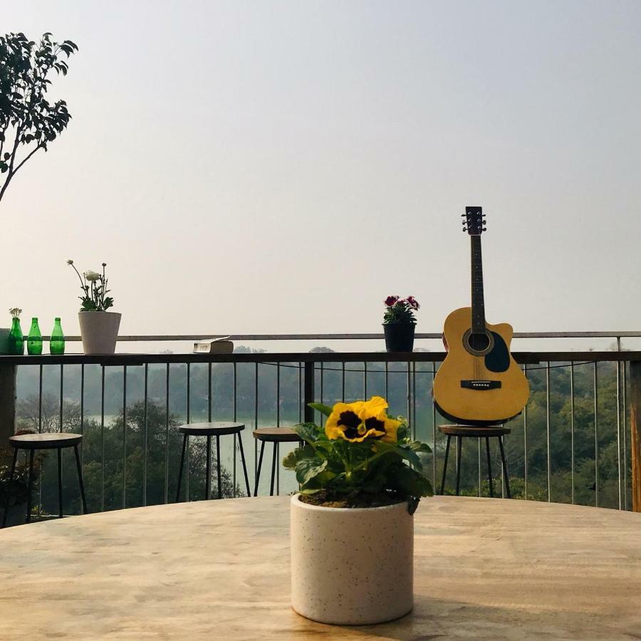 The Lazy Patio Homestay New Delhi Buitenkant foto